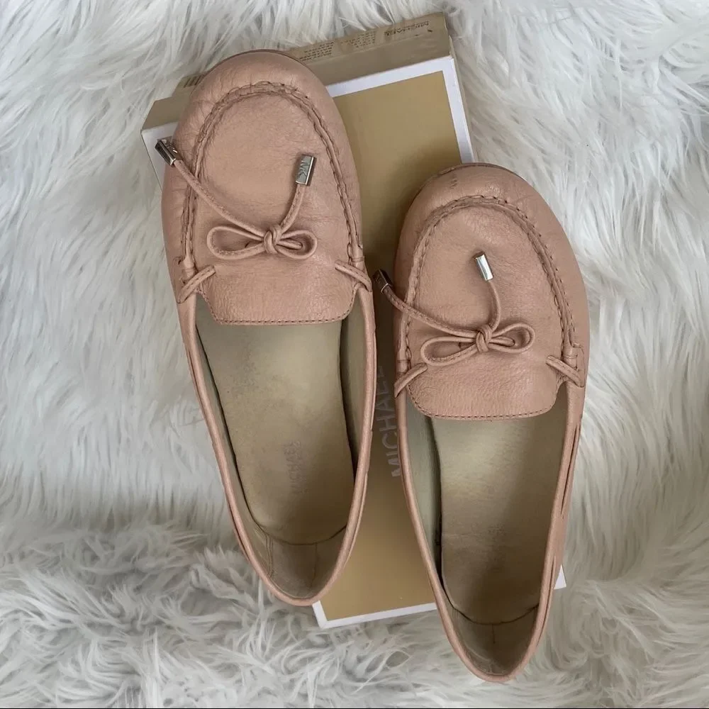 Michael Kors Daisy blush leather moccasins 9.5